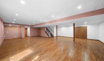 4055 Pontiac Trl, Ann Arbor, MI 48105