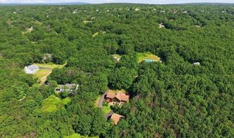 14 E Point Rd, Albrightsville, PA 18210