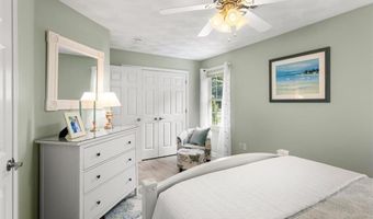 8 Mckay Ct, Warwick, RI 02889