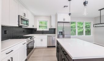 10 Maple Dr, Alloway, NJ 07461