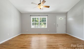 76 Selwyn Rd, Asheville, NC 28806