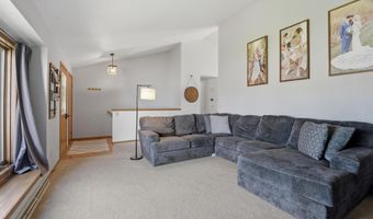 1917 E GLENDALE Ave, Appleton, WI 54911