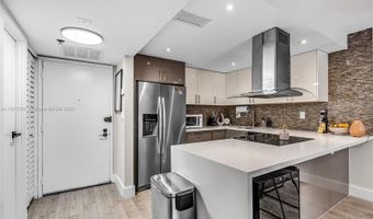 20367 W Country Club Dr L25, Aventura, FL 33180