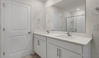 1085 Misty Creek Dr, Aberdeen, NC 28315