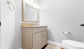14 Brittany Dr, Bayville, NJ 08721