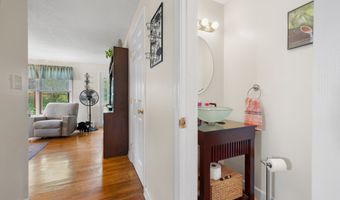 135 Liberty St 135, Clinton, CT 06413