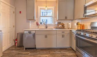 28 Mountainview Ave, Bangor, ME 04401