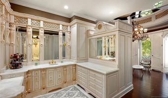 31 Rio Vista Dr, Alpine, NJ 07620