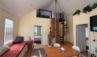 25 Marsh St, Newport, RI 02840