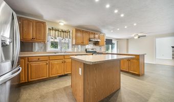 95 Lady Slipper Ln, Chester, NH 03036