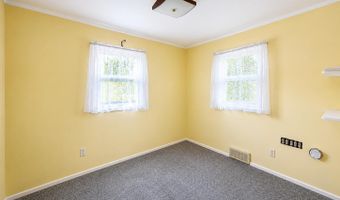 5 Knauf Ln, Albany, NY 12211