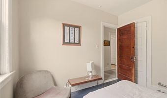 51 Warner St, Newport, RI 02840