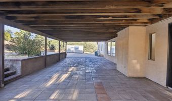 33201 Barber Rd, Agua Dulce, CA 91390