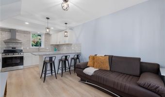 152 Tuckerman Ave 10, Middletown, RI 02842
