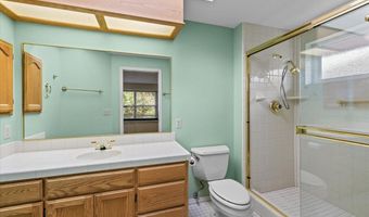 912 Cypress Point Loop, Ashland, OR 97520
