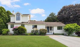 8 SCHOOL HOUSE Rd, Narragansett, RI 02882