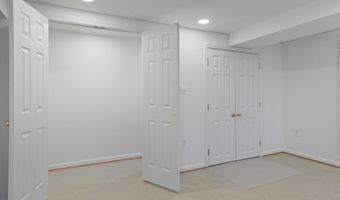4610 ROXBURY Dr, Bethesda, MD 20814