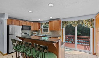 394 Maureen Cir, Burrillville, RI 02839