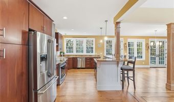 71 Norton Ave, Cranston, RI 02920