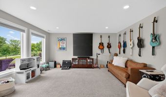 1007 Lynne Dr, Adel, IA 50003