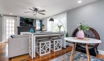 38 Brookside Dr, Cranston, RI 02910