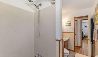 10 Tanglewood Rd, Albany, NY 12205
