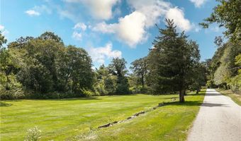 141 Gray Craig Rd, Middletown, RI 02842