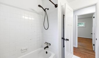 1007 Evergreen Rd, Anchorage, KY 40223
