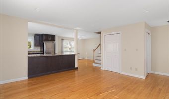 9 Chestnut Hill Rd B, Middletown, RI 02842