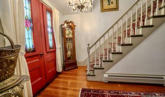 18 Waldo Ave, Belfast, ME 04915