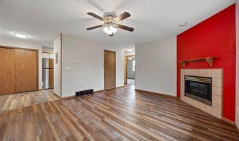 158 Elm Ridge Dr, North Liberty, IA 52317