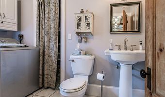 71 Brook Rd, Falmouth, ME 04105