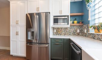 369 E GORGAS Ln, Philadelphia, PA 19119