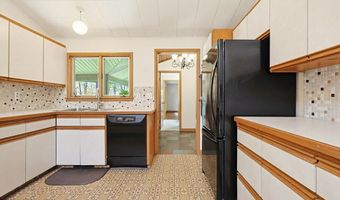 21 Daggett Rd, Attleboro, MA 02703