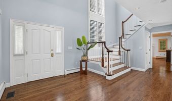 3 Newman Hill Dr, Andover, MA 01810