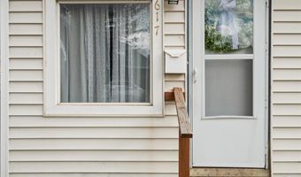 617 W 24TH St, Cheyenne, WY 82001