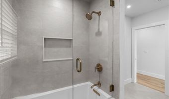 76 Warren Ave, Middletown, RI 02842