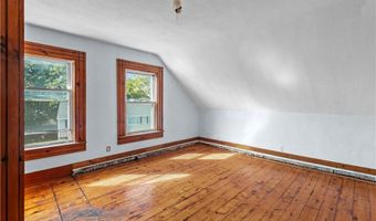 7 Caswell Ave, Newport, RI 02840