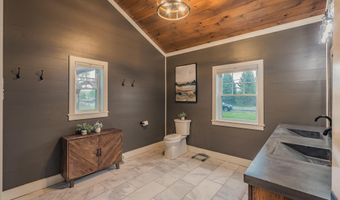 917 McDonald Dr, Amsterdam, NY 12070