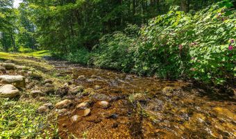 107 Colbrook Dr, Arlington, VT 05250
