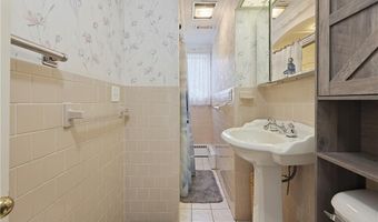 200 Waterman Lake Dr, Glocester, RI 02814