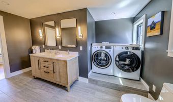 16 Cottage St, Belfast, ME 04915