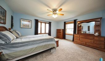 48224 266th St, Brandon, SD 57005