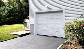 22 Camelot Cir, Johnston, RI 02919