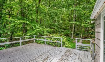 325 Shady Hill Dr, East Greenwich, RI 02818