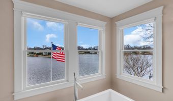 3 Sunset Dr, Asbury Park, NJ 07712