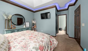 212 N Fairway Dr, Brandon, SD 57005