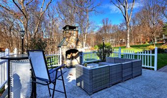 39 Lasky Rd, Beacon Falls, CT 06403