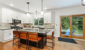 4614 Sawgrass Dr W, Ann Arbor, MI 48108