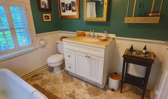 101 WASHINGTON St, Berlin, MD 21811